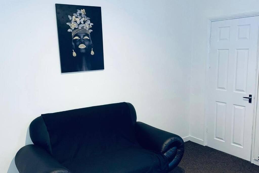 Comfortable Town House In Coventry City Centre Exterior photo
