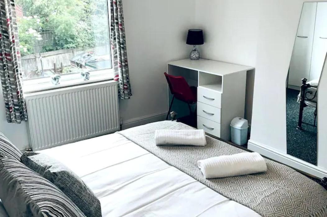 Comfortable Town House In Coventry City Centre Villa Exterior photo